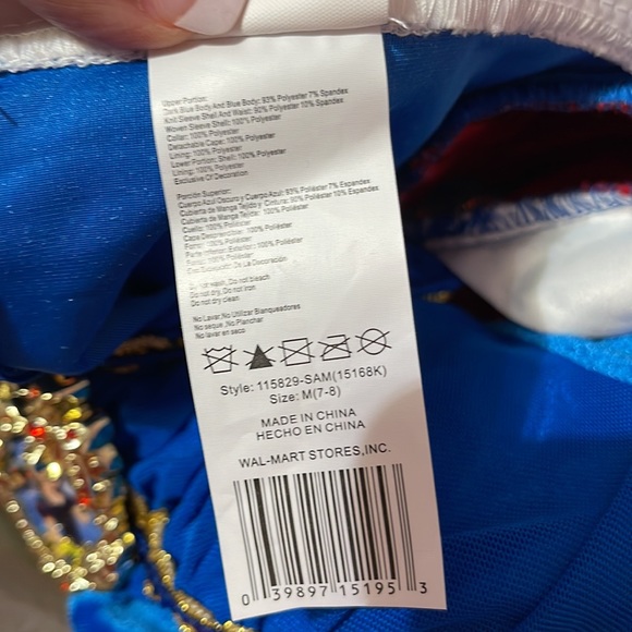 Beautiful Snow White costume - Picture 9 of 9